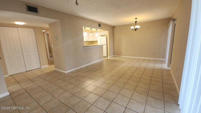 Building Photo - 27 Veronese Ct