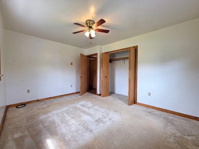 Building Photo - 909 Hannah Dr