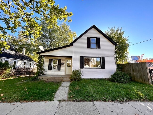 Building Photo - Four Bedroom Home in Northwest Grand Rapids - Rent Special!