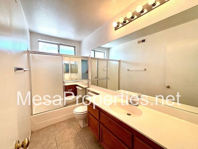 Building Photo - 14581 King Canyon Rd