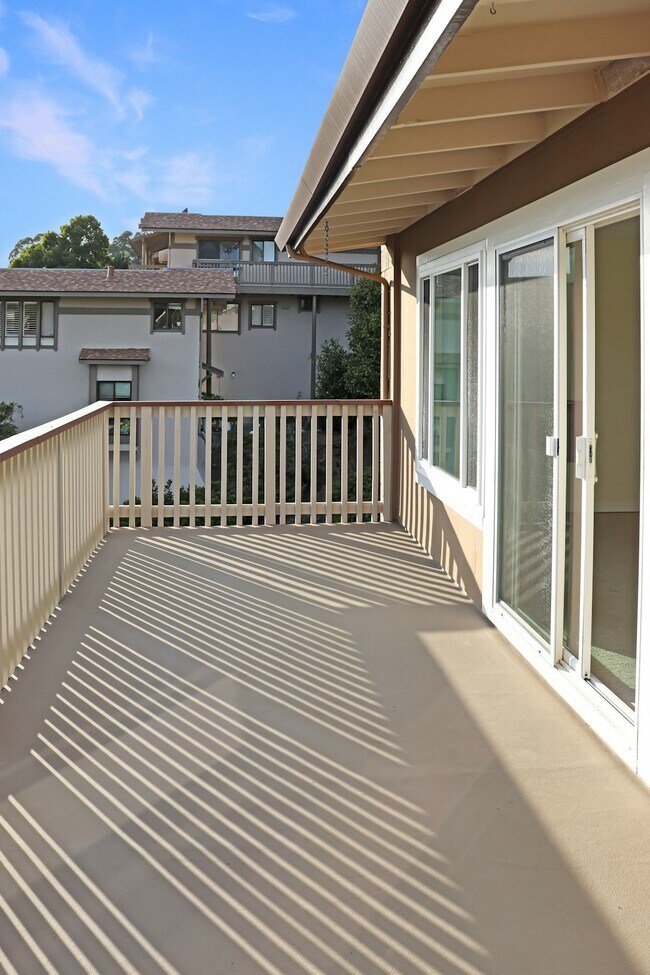 Building Photo - 99 Marinero Cir