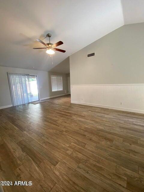 Building Photo - 440 E Del Rio St
