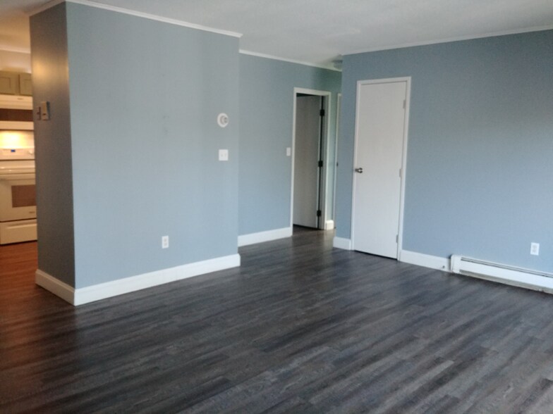 Building Photo - 19 Chapel Hill Dr