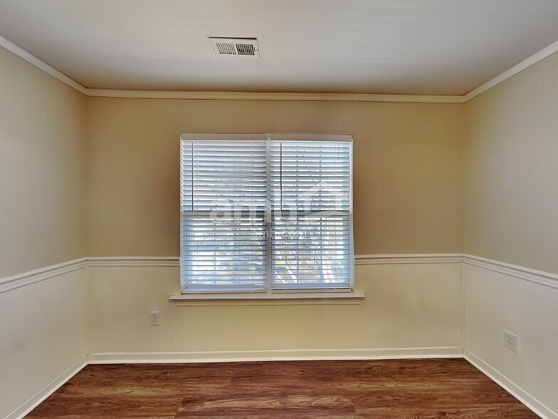 Building Photo - 15534 Crossing Gate Dr