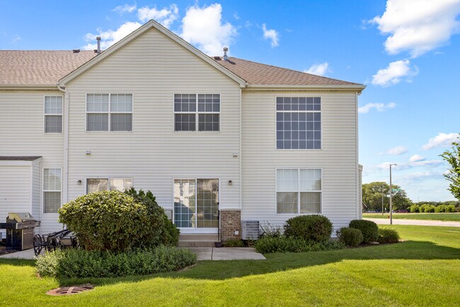 Building Photo - 23932 McMullin Cir