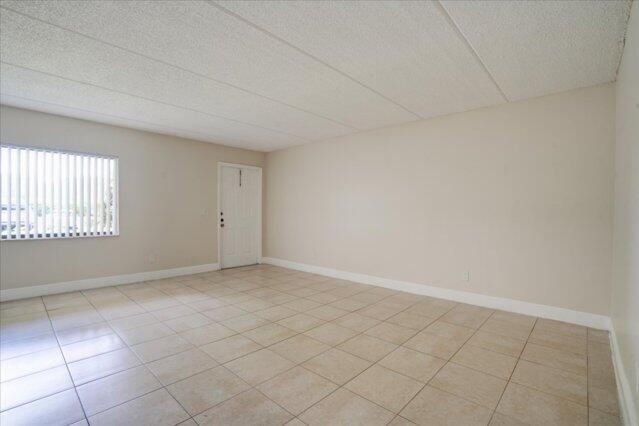 Building Photo - 1104 Meadows Cir