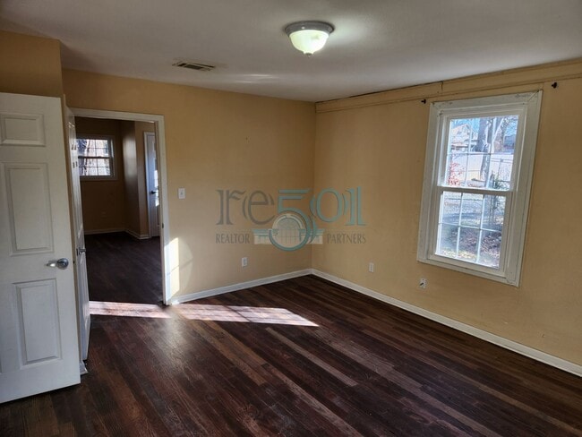 Building Photo - Great Family Home!  4BR 2 BA