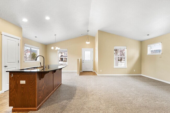 Building Photo - Liberty Lake Single Level Living
