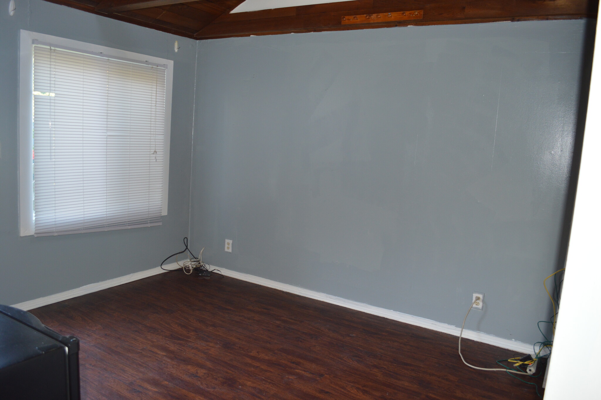Building Photo - 430 S Holladay Dr