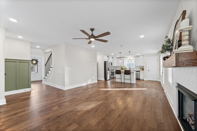 Building Photo - 3 Bedroom Pet Friendly Home For Rent in Sterlin Acres Farms!