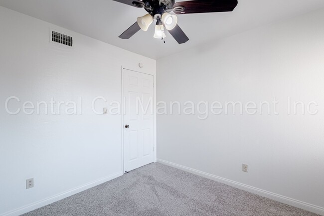 Building Photo - 3 Bedroom/2.5 Bath Townhome - $1995 per mo...