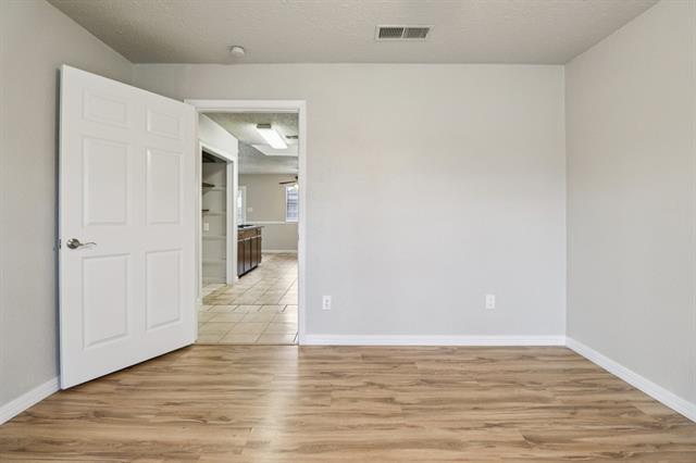 Building Photo - 413 Glenhaven Dr