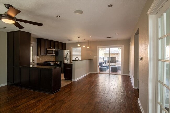 Building Photo - 4805 Creekwood Rd