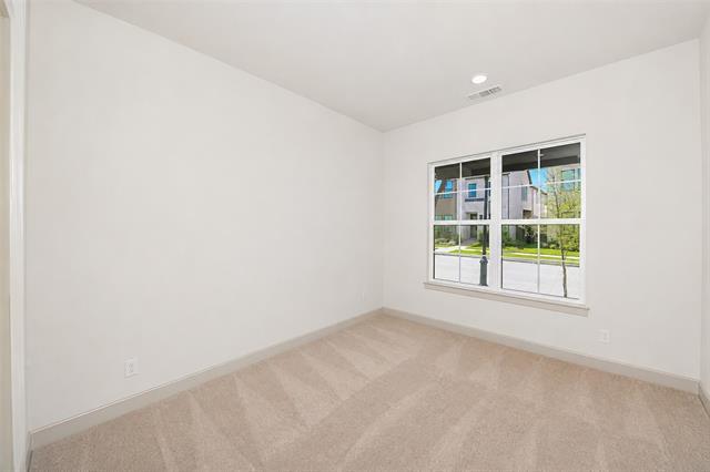 Building Photo - 320 Walker Pkwy