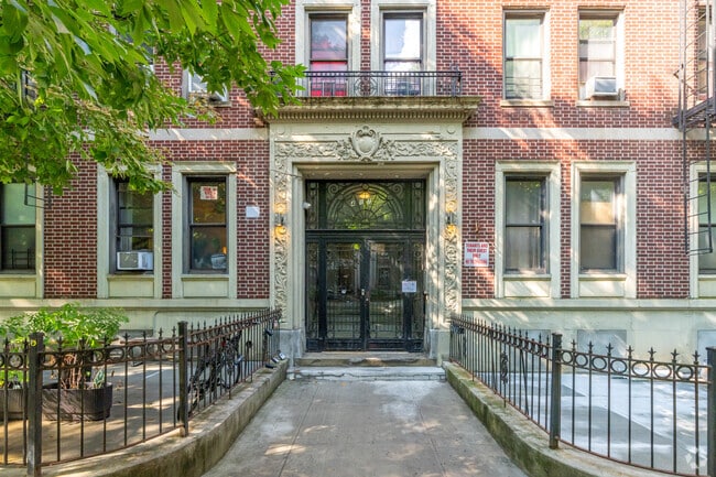 Building Photo - 417 St Johns Place