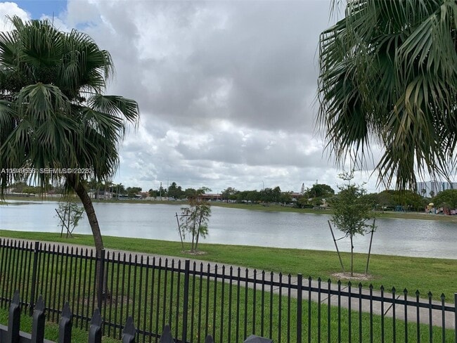 Building Photo - 200 W Park Dr