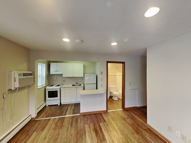 Building Photo - 49 E 14th Ave