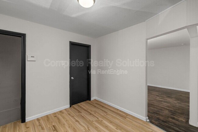 Building Photo - 9834 Portage Dr