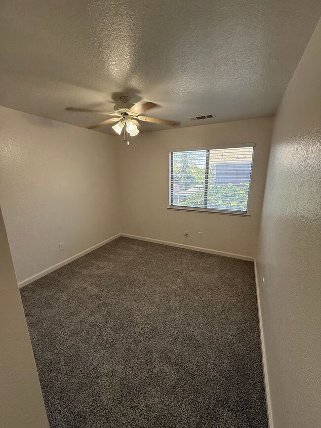 Building Photo - Remodeled Home: 4 Bd/ 2.5 Bath Two Story!