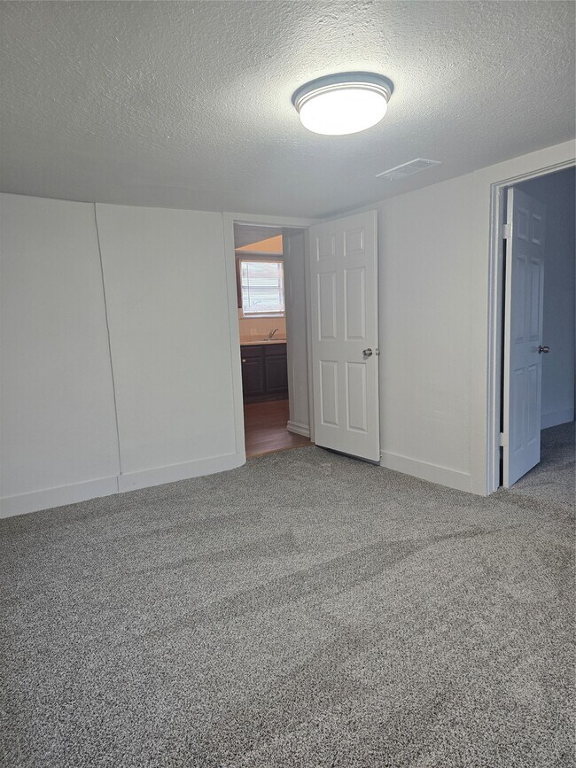 Building Photo - 6910 Avenue K