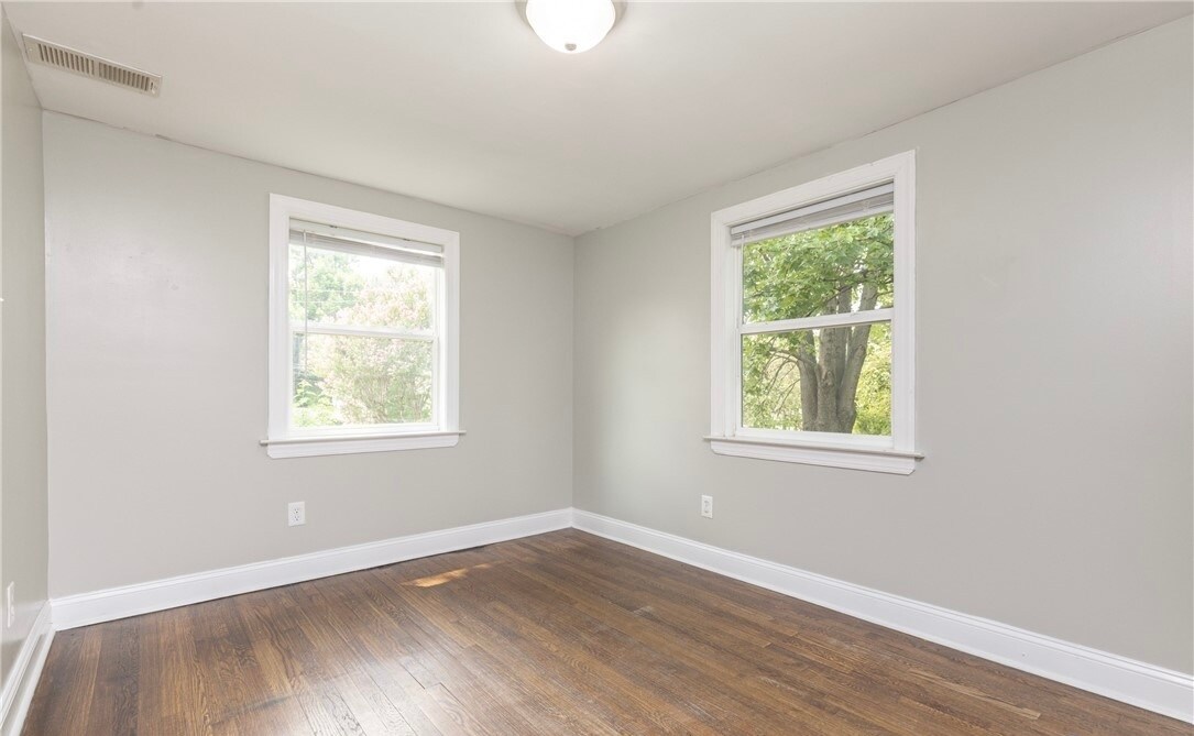 Bedroom 3 - 1302 Mount Erin Dr