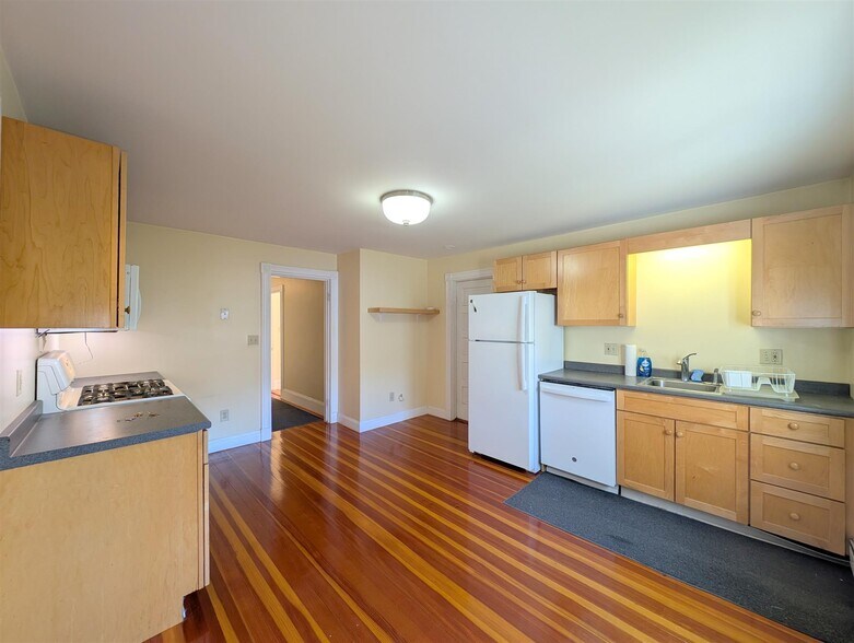 Building Photo - 41 Bay State Ave