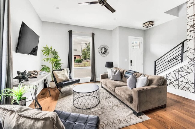 Building Photo - 1332 3rd Ave N