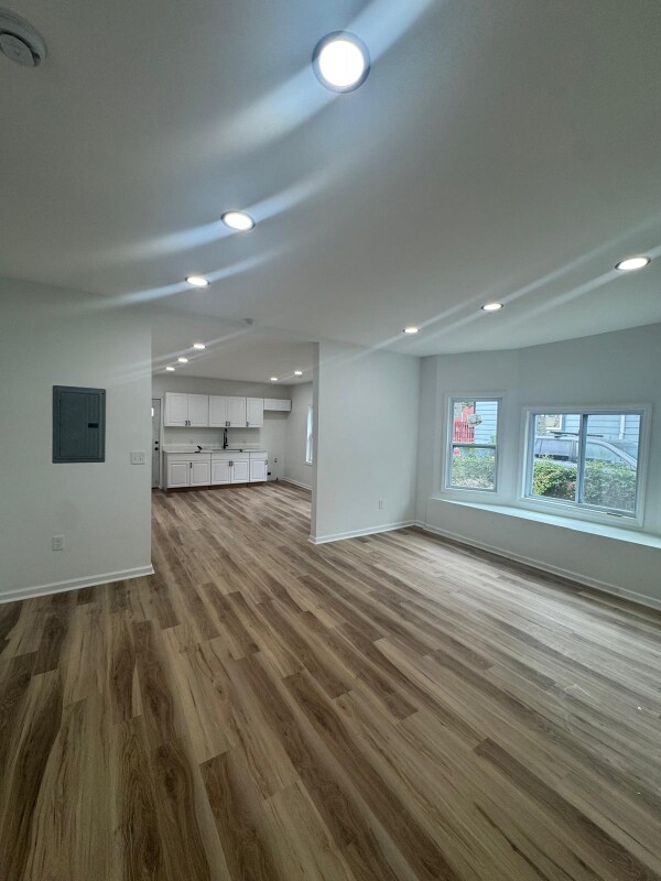 Building Photo - 6211 Lawn Ave