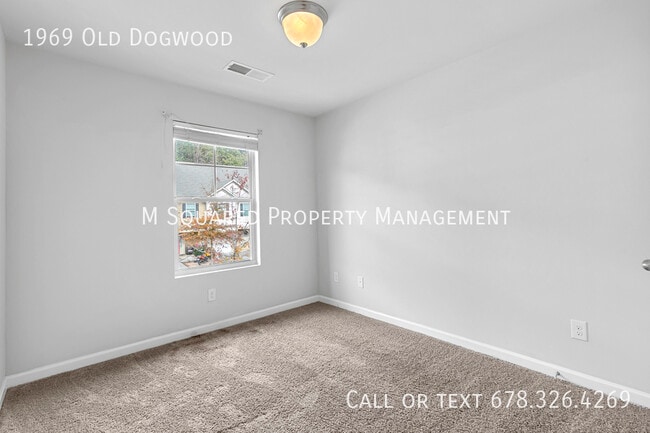 Building Photo - 1969 Old Dogwood