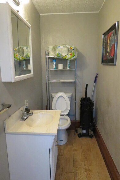 Building Photo - 715 W Colorado Ave