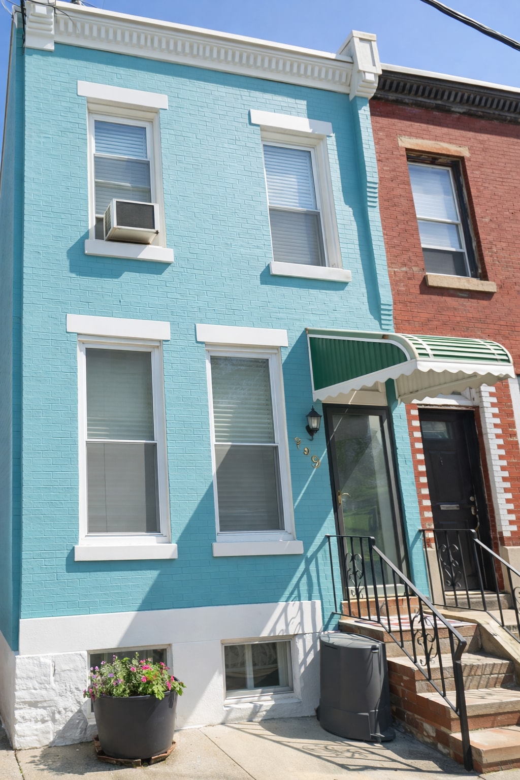 Front of House - 931 Edgley St