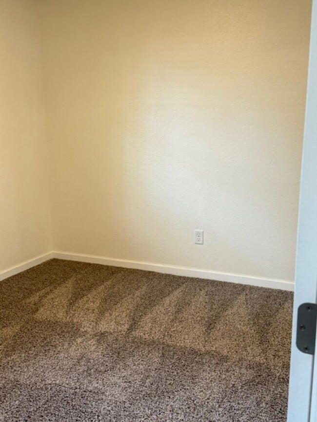 Building Photo - Lap of Luxury LLC