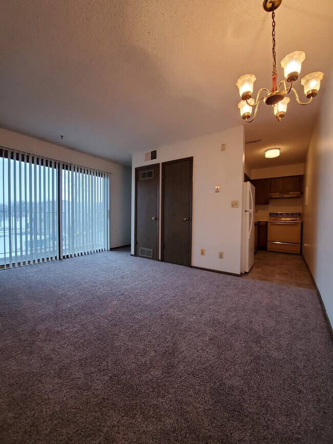 Building Photo - 941 Emmons St