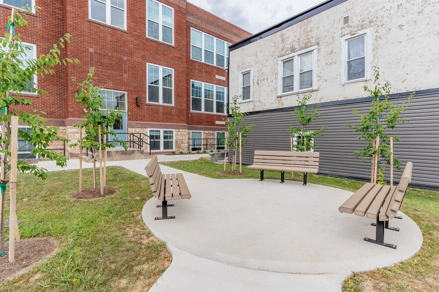 Primary Photo - Mount Union Senior Lofts