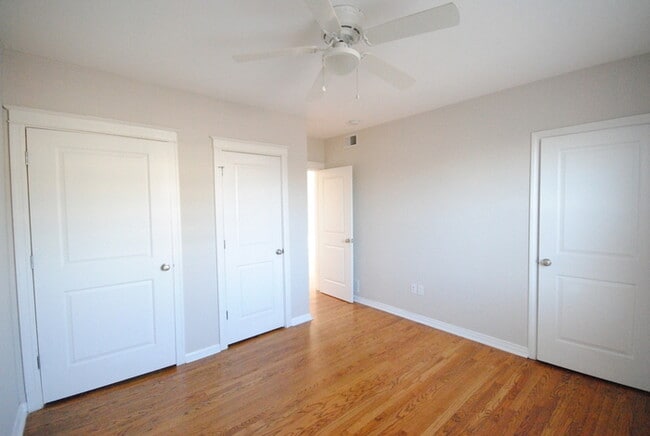 Building Photo - 1020 Oakview Pl