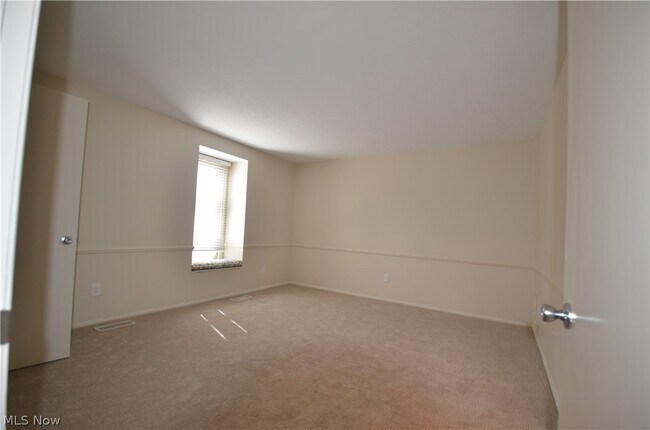 Building Photo - 6933 W Fitzwater Rd