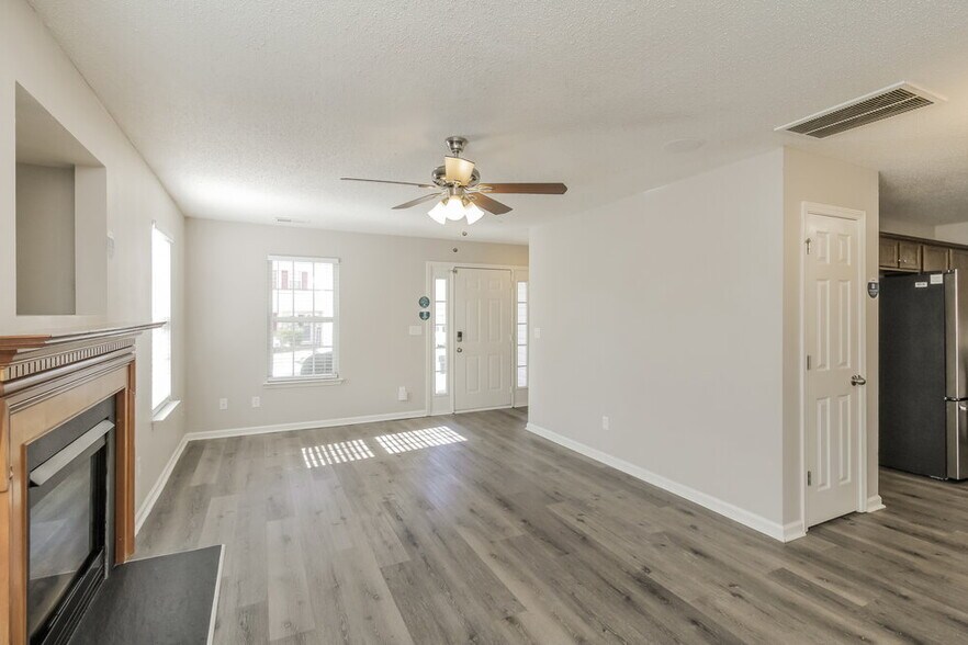 Building Photo - 15252 Eric Kyle Dr