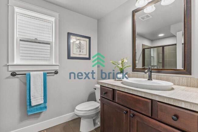 Building Photo - Spacious 4-Bed, 4-Bath Retreat in Sammamish – 3300 Sq Ft of Comfort and Style!
