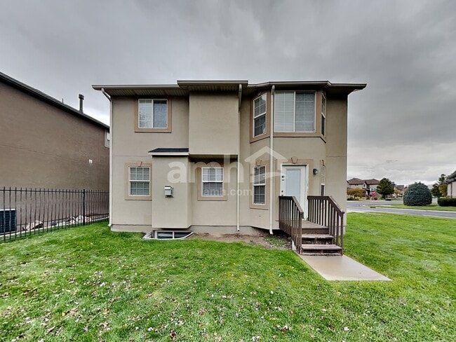 Building Photo - 10766 N Cypress