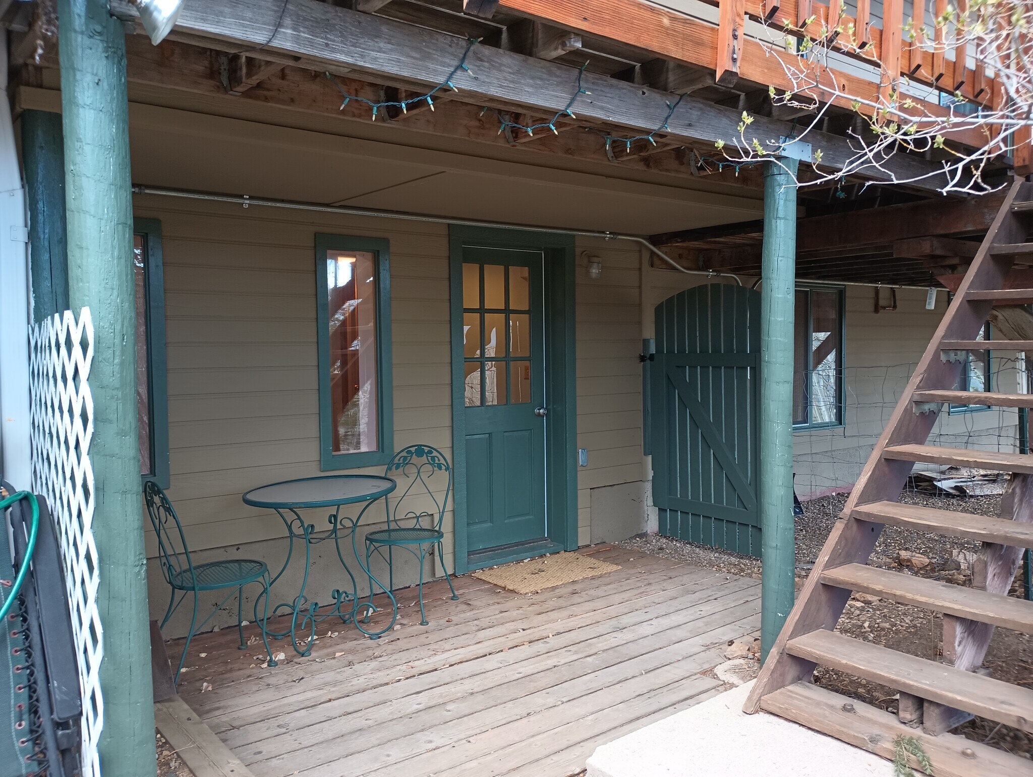 Tenant entrance - 11136 Circle Dr