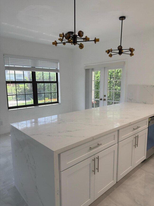 Building Photo - 23392 Mirabella Cir S