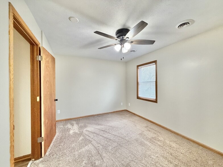 Building Photo - 167 S Jackson St