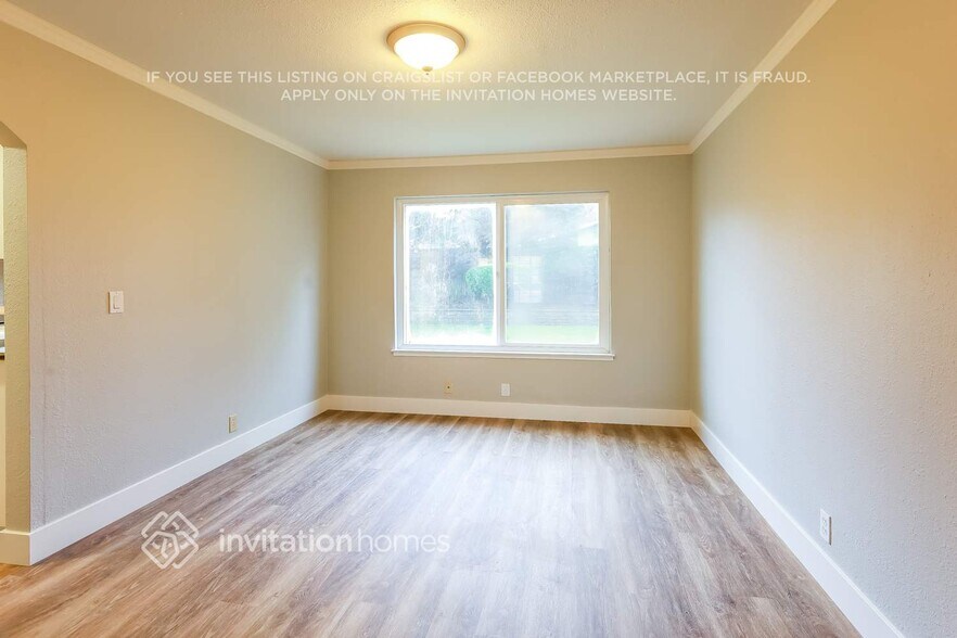 Building Photo - 160 Lakehurst Dr