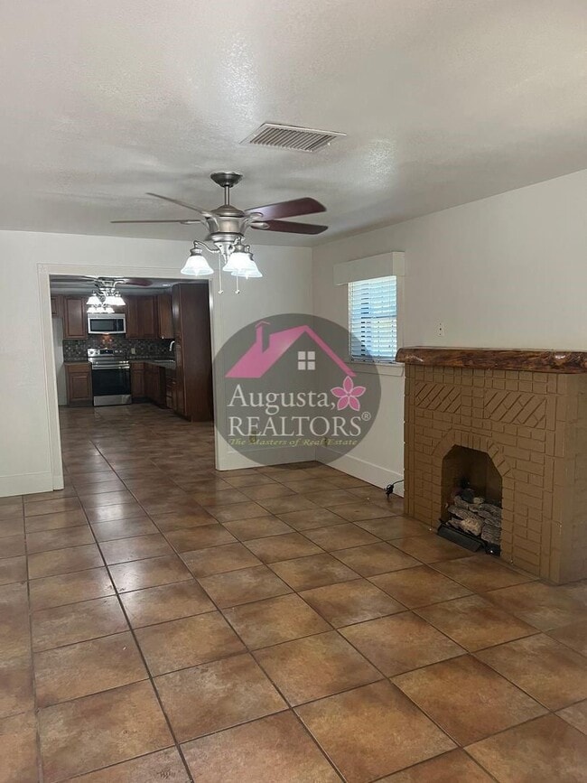 Building Photo - KC-1209 Bawcom