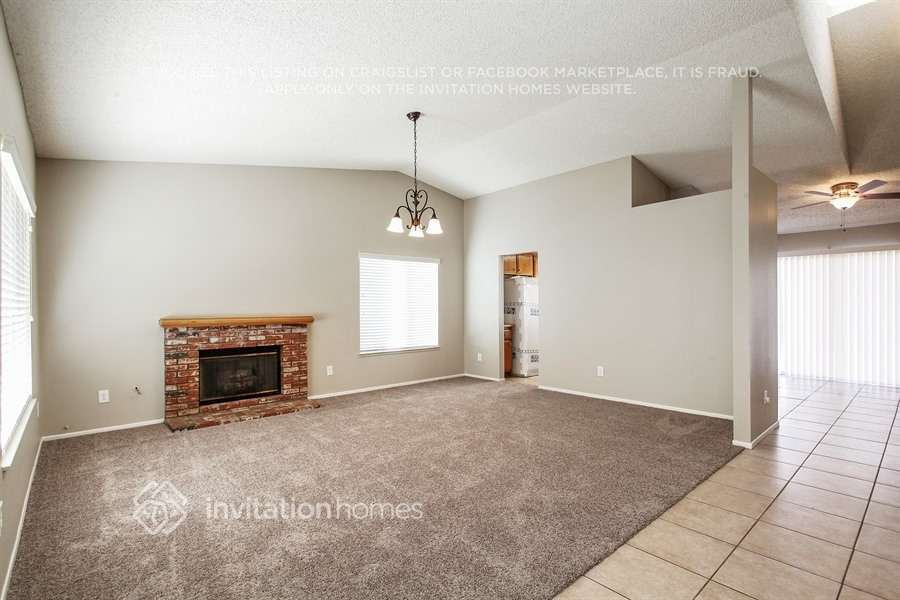 Building Photo - 23288 Lena St