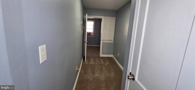 Building Photo - 1220 16th St NE