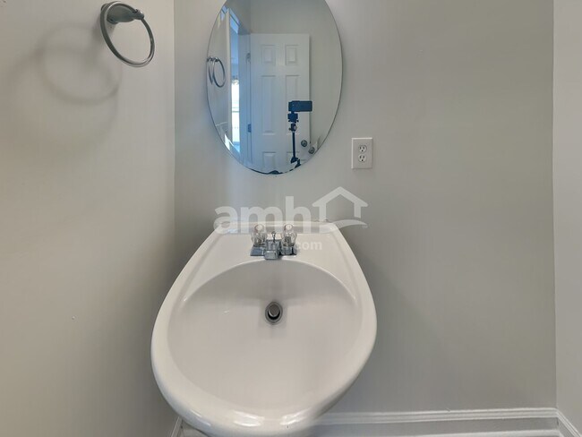 Building Photo - 1001 Finley Ct