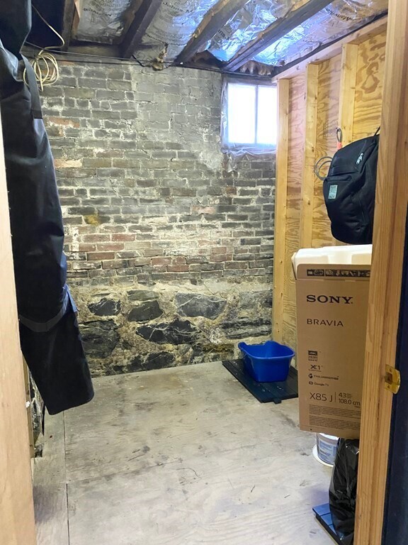 Building Photo - 135 Central St