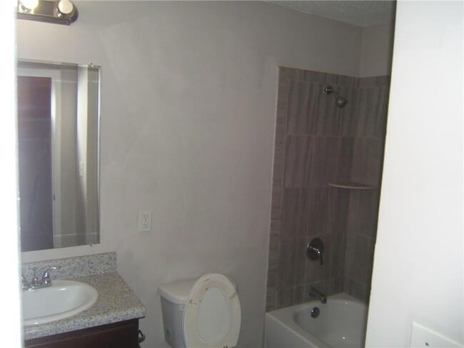 Building Photo - 4701 Flat Shoals Rd