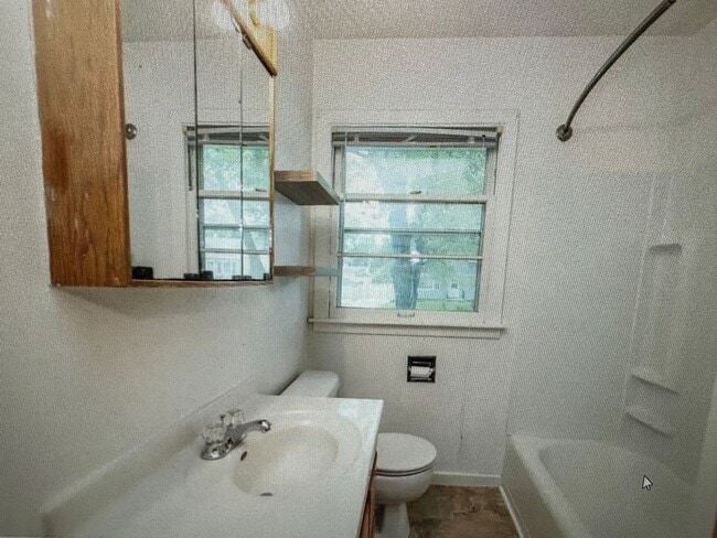 Building Photo - 1521 Patton Ave